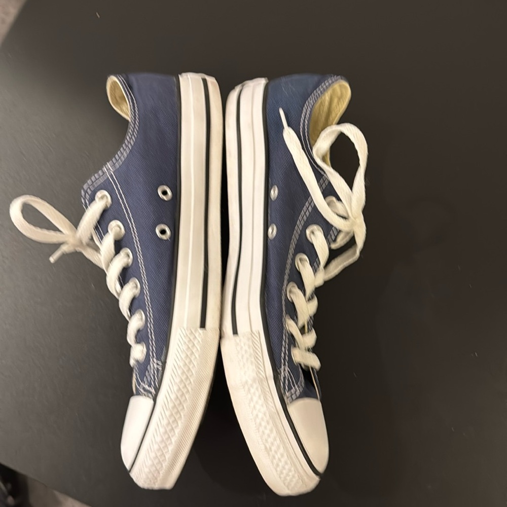 Converse - Picture 2 of 7